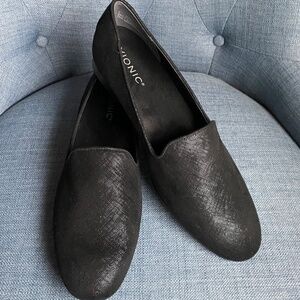 NIB: Vionic Willa II in Black Shimmer Textile, Size 9.5